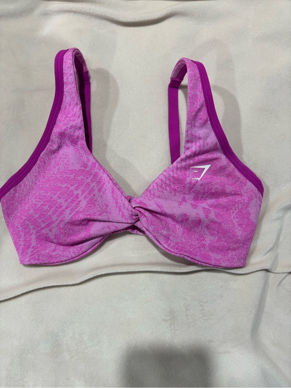 Gymshark ADAPT ANIMAL X WHITNEY SEAMLESS TWIST FRONT BRA